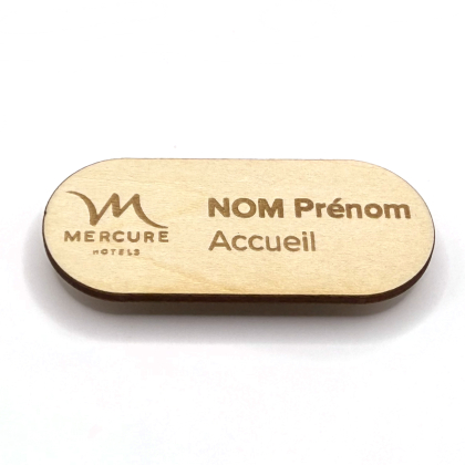 Badge nominatif aimanté ovale 70x30 mm bois gravé