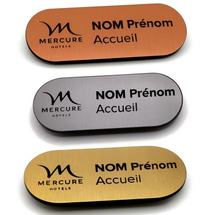 Badge nominatif aimanté ovale 70x30 mm effet métal brossé gravé